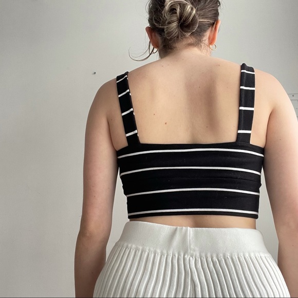 Black and white crop top - Picture 5 of 6